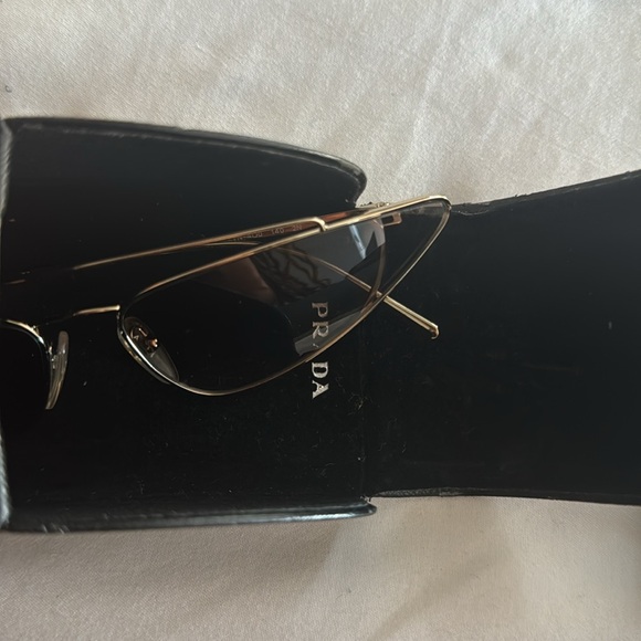 Prada cat eye sunglasses - Picture 4 of 4